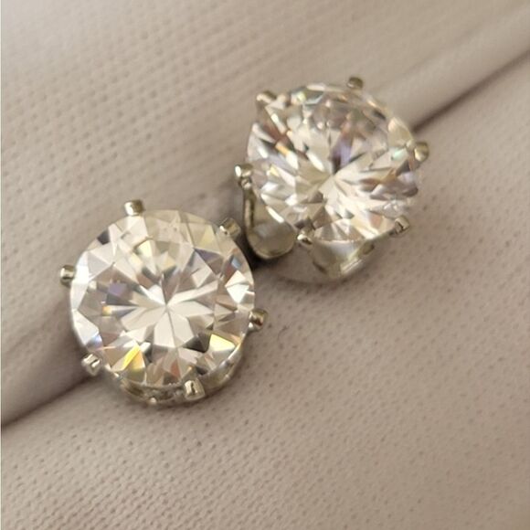 Earrings Silver Tone Crystal Stud Earrings #0390 - Picture 2 of 10